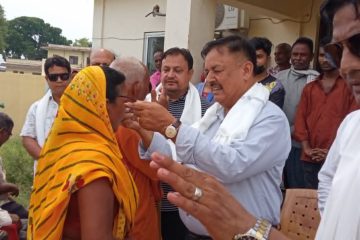 आखा शिबिरमा ३ सय बढीको आखा जाच र एक सय नौ जनालाई चश्मा बितरण