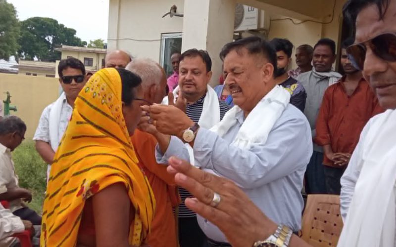 आखा शिबिरमा ३ सय बढीको आखा जाच र एक सय नौ जनालाई चश्मा बितरण